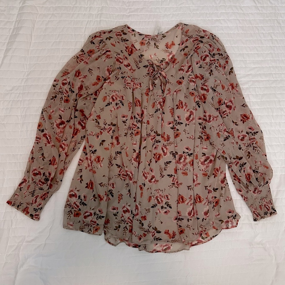 Floral Blouse in Beige and Red